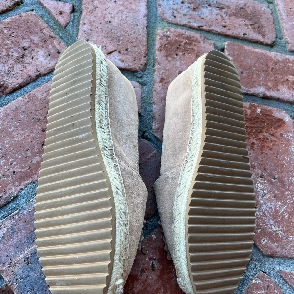 Karl Lagerfeld🛍Neutral Khaki Canvas Espadrilles Sequin Floral Detail🛍EUC - Picture 5 of 9